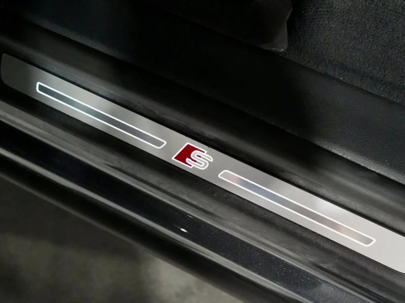 Audi SQ8 * CARFAX * ЦЕНА ДО БЪЛГАРИЯ, снимка 11 - Автомобили и джипове - 52969163