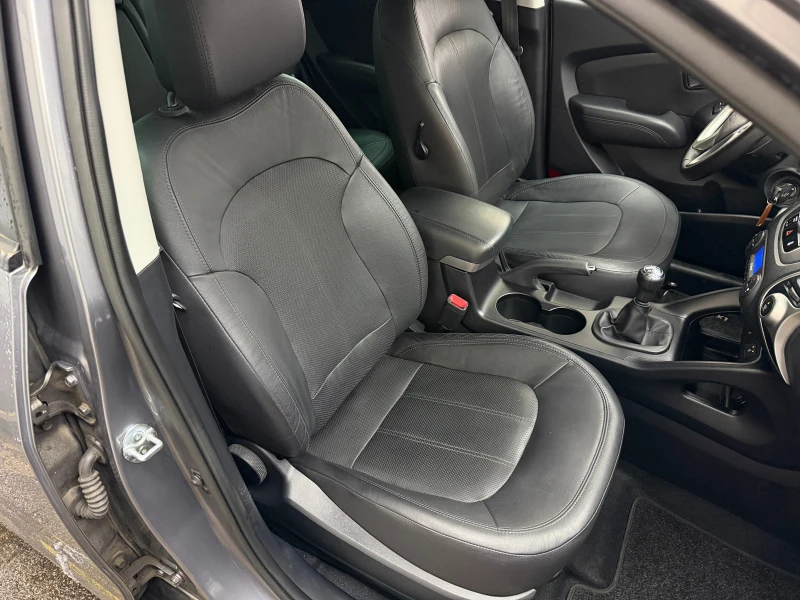 Hyundai IX35 2.0i-163к.с.* 4x4* С ПЪЛНА СЕРВИЗНА ИСТОРИЯ Hyunda, снимка 12 - Автомобили и джипове - 53324611