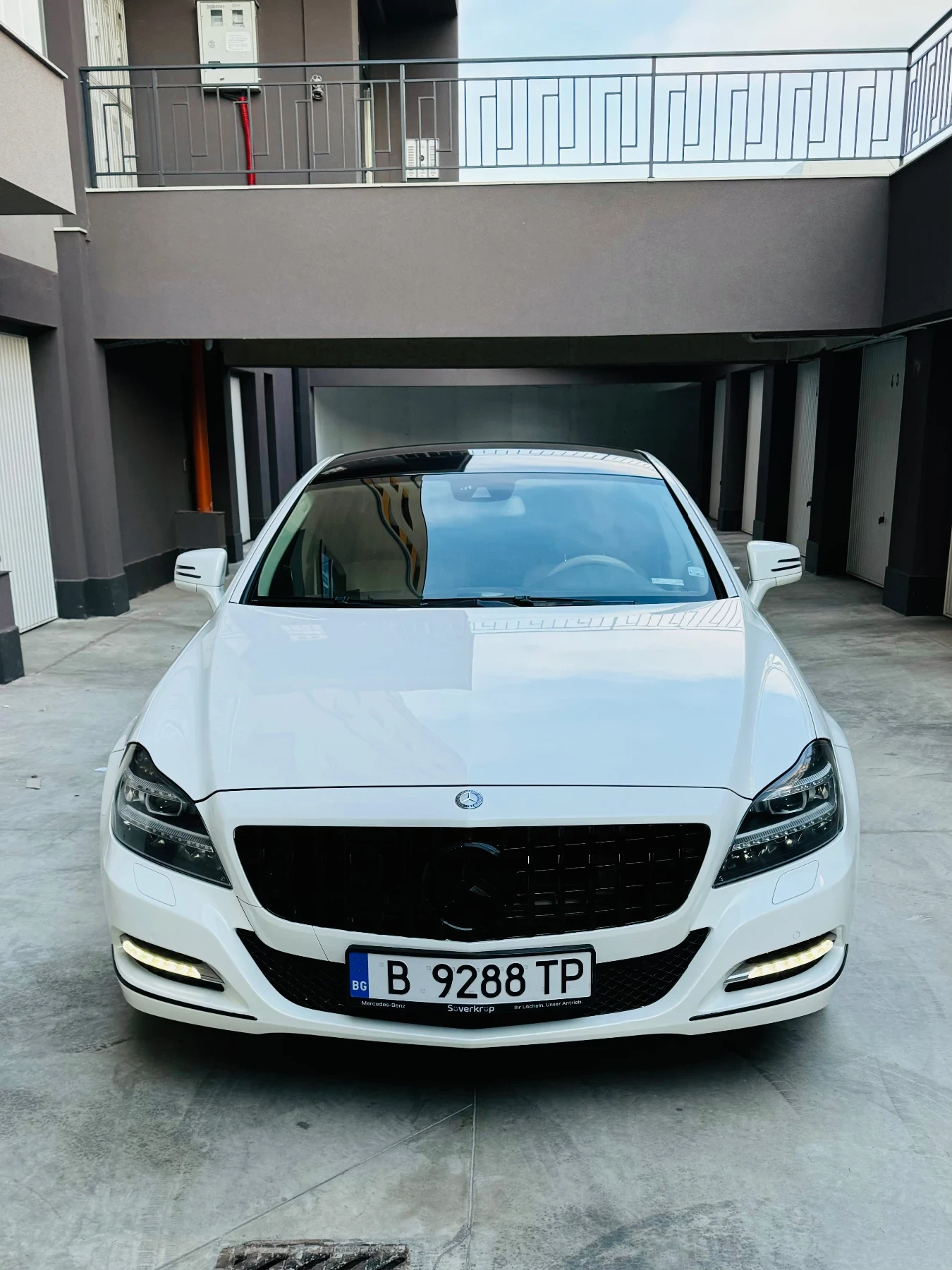 Mercedes-Benz CLS 350 White & black edition, снимка 1