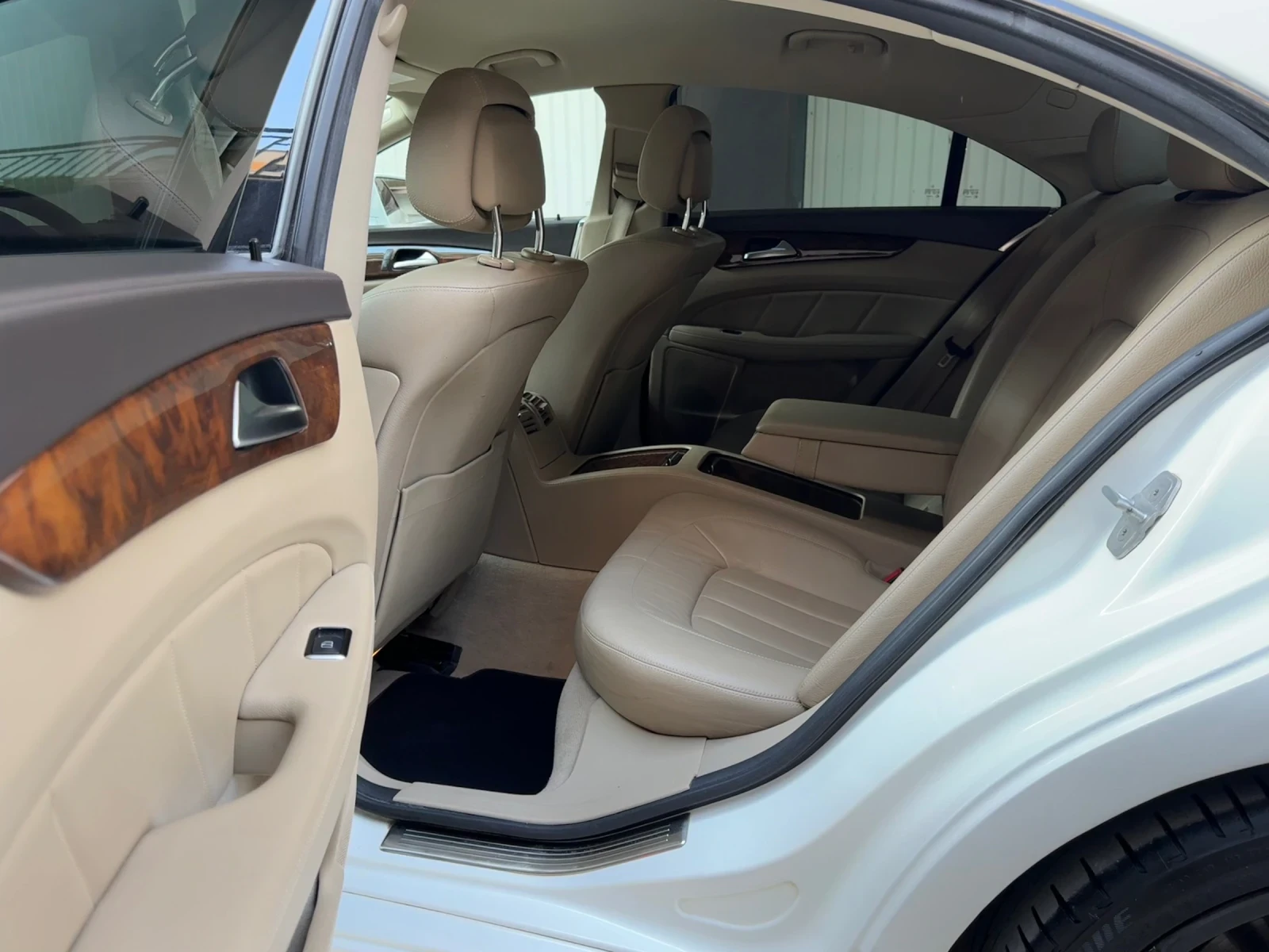 Mercedes-Benz CLS 350 White & black edition | Mobile.bg   11