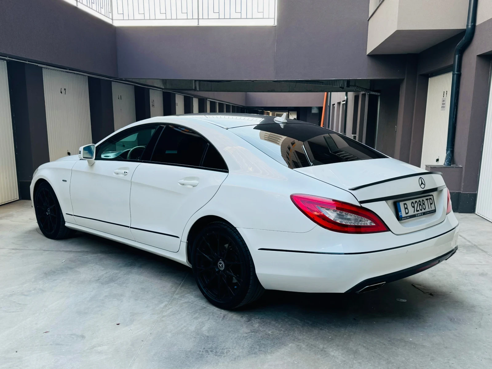 Mercedes-Benz CLS 350 White & black edition - изображение 6