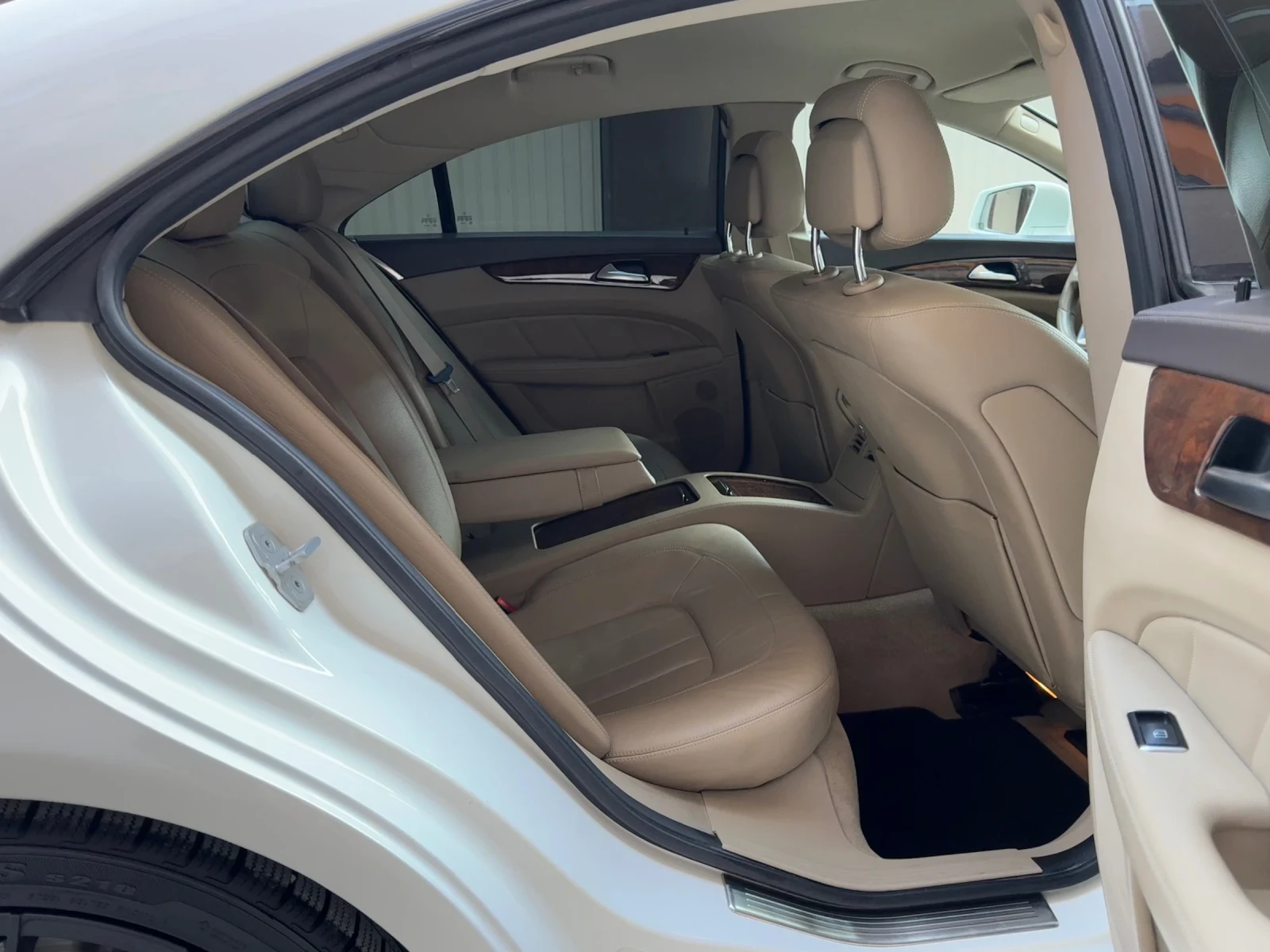 Mercedes-Benz CLS 350 White & black edition | Mobile.bg   12