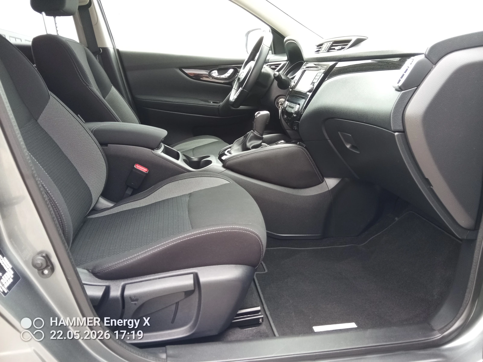Nissan Qashqai 1.6d avtomat, снимка 10 - Автомобили и джипове - 54648916