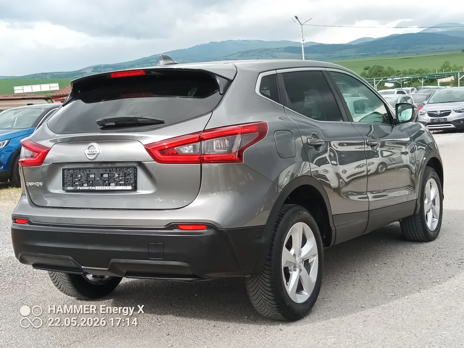 Nissan Qashqai 1.6d avtomat, снимка 3 - Автомобили и джипове - 54648916