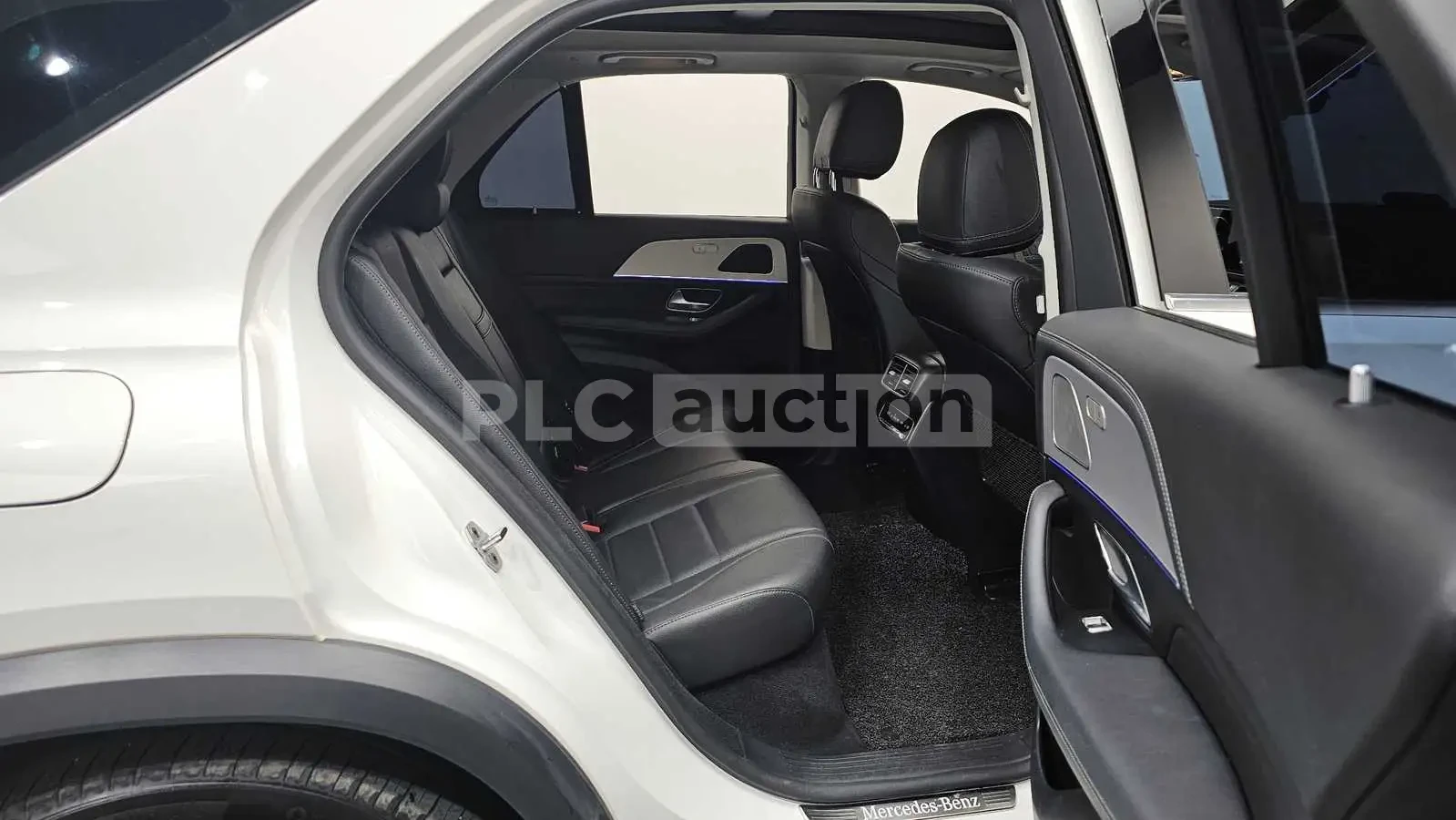 Mercedes-Benz GLE 300 ДИСТРОНИК * ОБДУХВАНЕ * HEAD-UP * PANO, снимка 11 - Автомобили и джипове - 54997307
