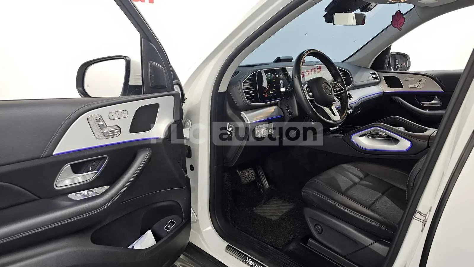 Mercedes-Benz GLE 300 ДИСТРОНИК * ОБДУХВАНЕ * HEAD-UP * PANO, снимка 10 - Автомобили и джипове - 54997307