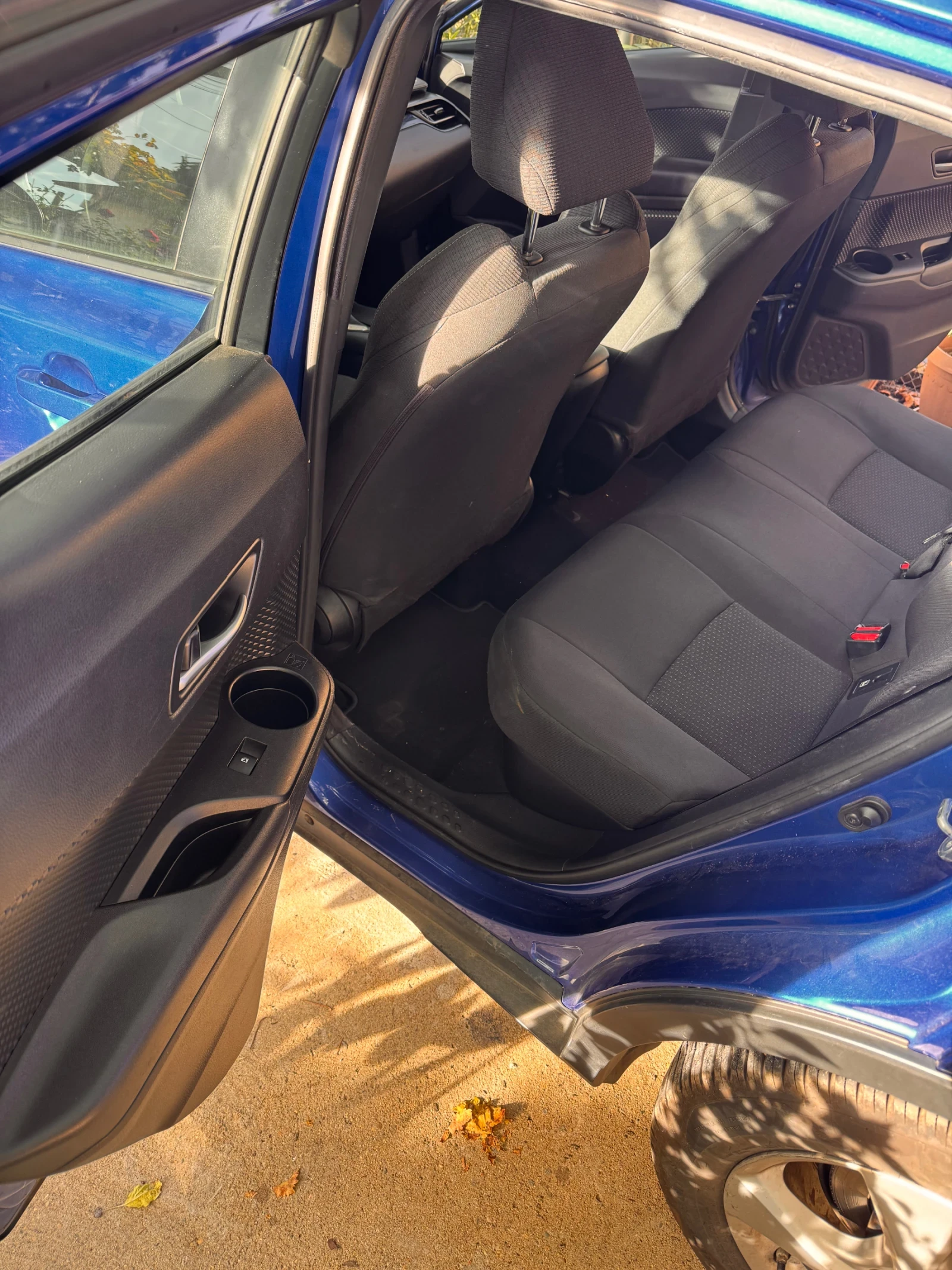 Toyota C-HR, снимка 11 - Автомобили и джипове - 56634524
