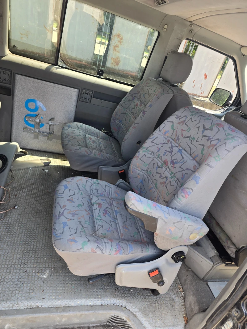 VW T4 2.5  TDI MULTIVAN, снимка 5 - Бусове и автобуси - 50653687