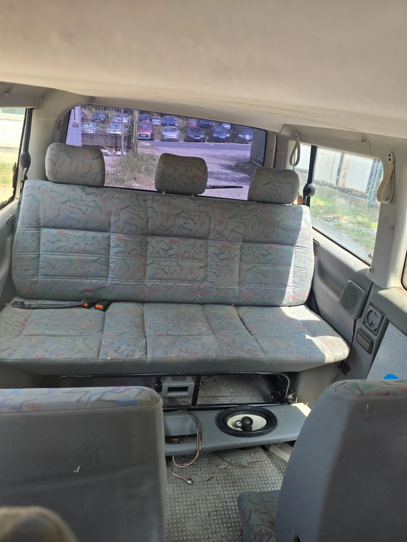 VW T4 2.5  TDI MULTIVAN, снимка 7 - Бусове и автобуси - 50653687