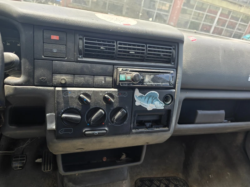 VW T4 2.5  TDI MULTIVAN, снимка 8 - Бусове и автобуси - 50653687