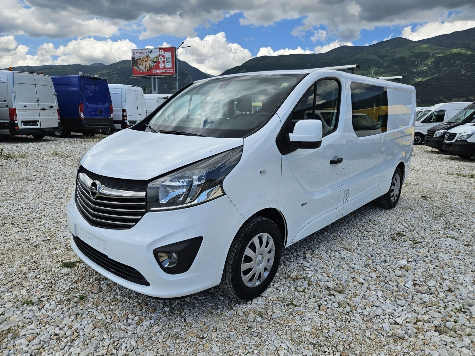 Opel Vivaro 6 местен, Климатик, Нави | Mobile.bg — изображение 1