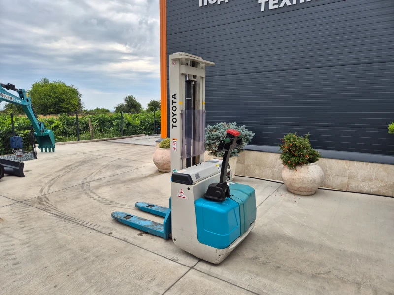 Електрокар Toyota * СТАКЕР* 3 метра повдигане* ПЕРФЕКТЕН* , снимка 3 - Индустриална техника - 51211361
