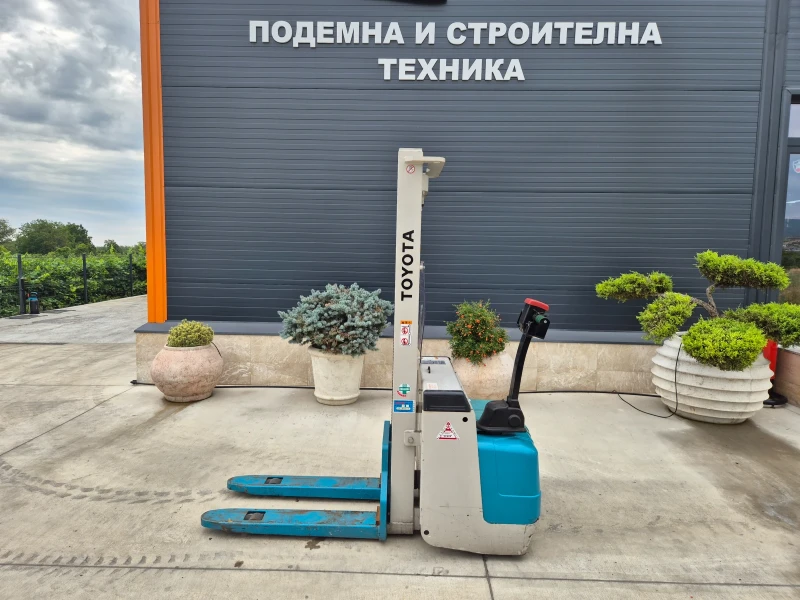 Електрокар Toyota * СТАКЕР* 3 метра повдигане* ПЕРФЕКТЕН* , снимка 2 - Индустриална техника - 51211361