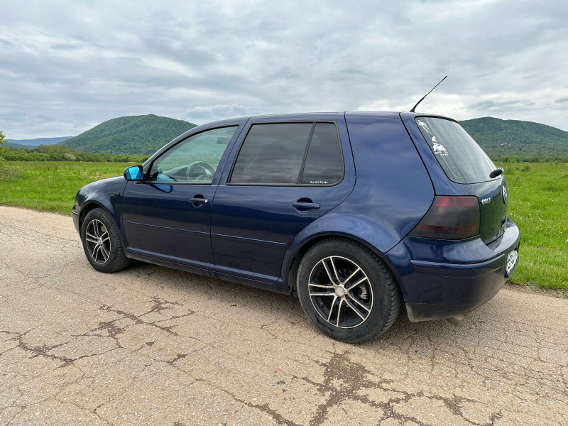 VW Golf 1.8T, снимка 2 - Автомобили и джипове - 45901230