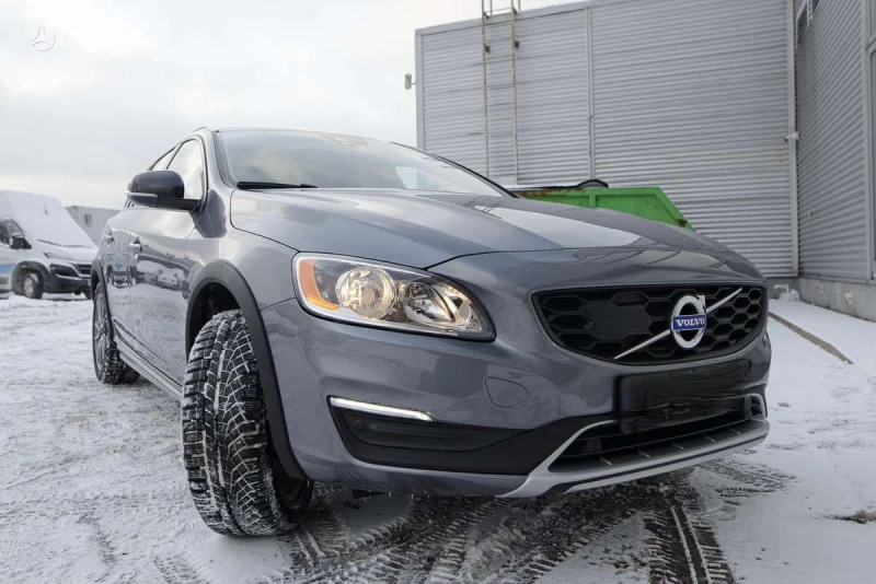 Volvo V60 Cross Country T5 AWD, снимка 2 - Автомобили и джипове - 47364096