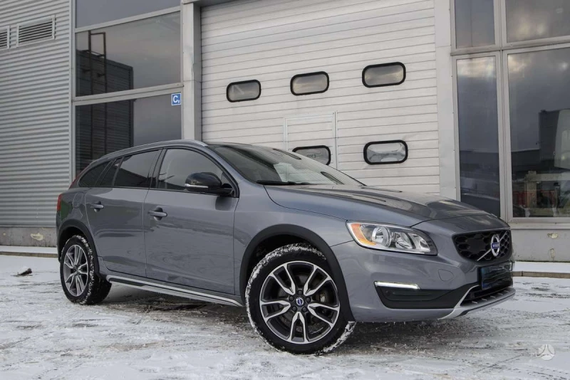 Volvo V60 Cross Country T5 AWD, снимка 4 - Автомобили и джипове - 47364096