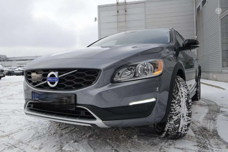 Volvo V60 Cross Country T5 AWD, снимка 3 - Автомобили и джипове - 47364096