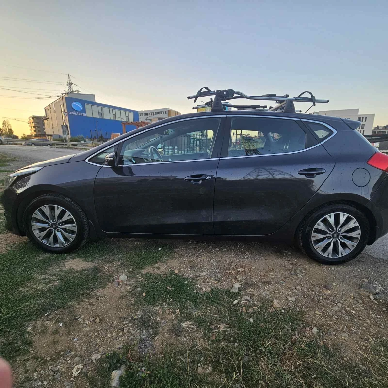 Kia Ceed 1.6, снимка 8 - Автомобили и джипове - 47671003