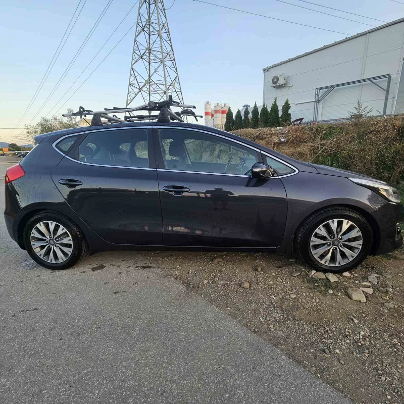 Kia Ceed 1.6, снимка 4 - Автомобили и джипове - 47583928