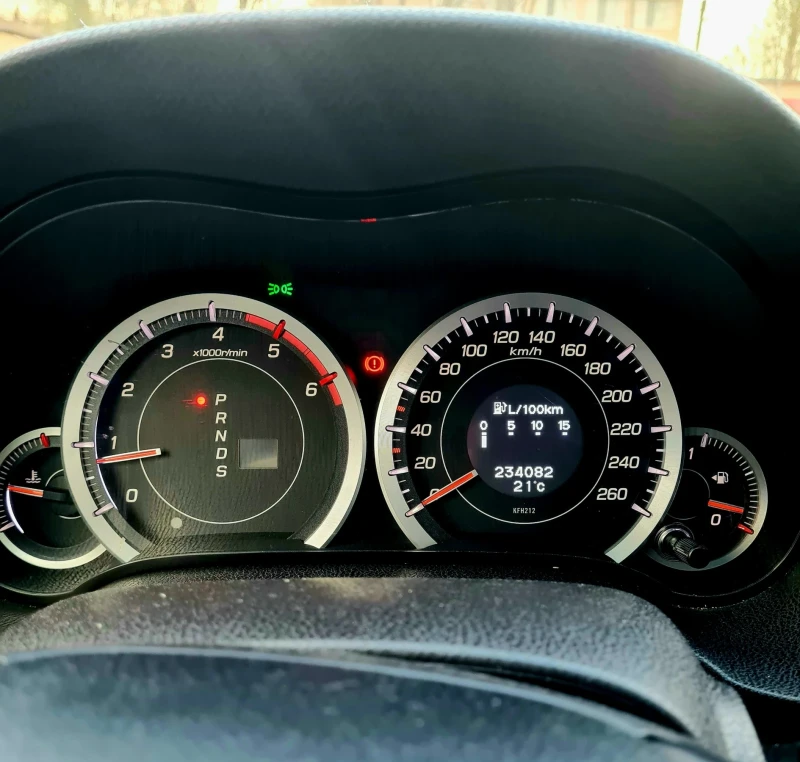 Honda Accord 2.2 i-dtec , снимка 7 - Автомобили и джипове - 52433773