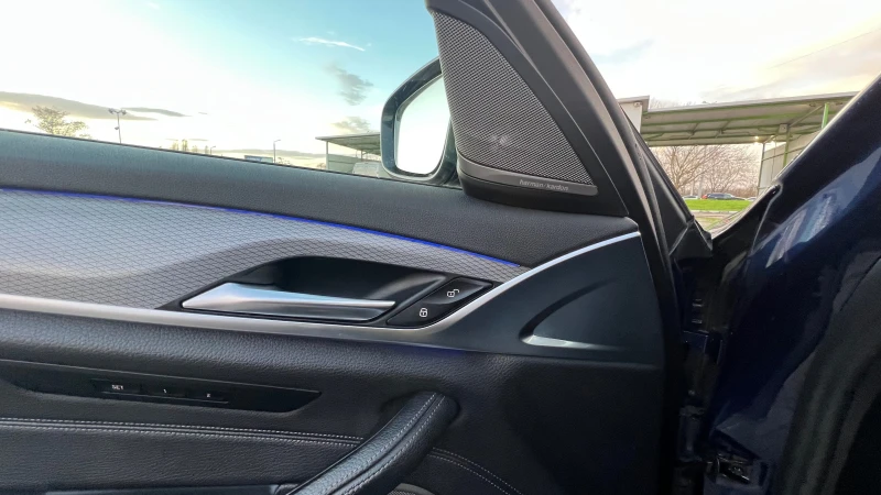 BMW 530 XDrive MPack Harman Head up Vacuum Без удари, снимка 11 - Автомобили и джипове - 52567971