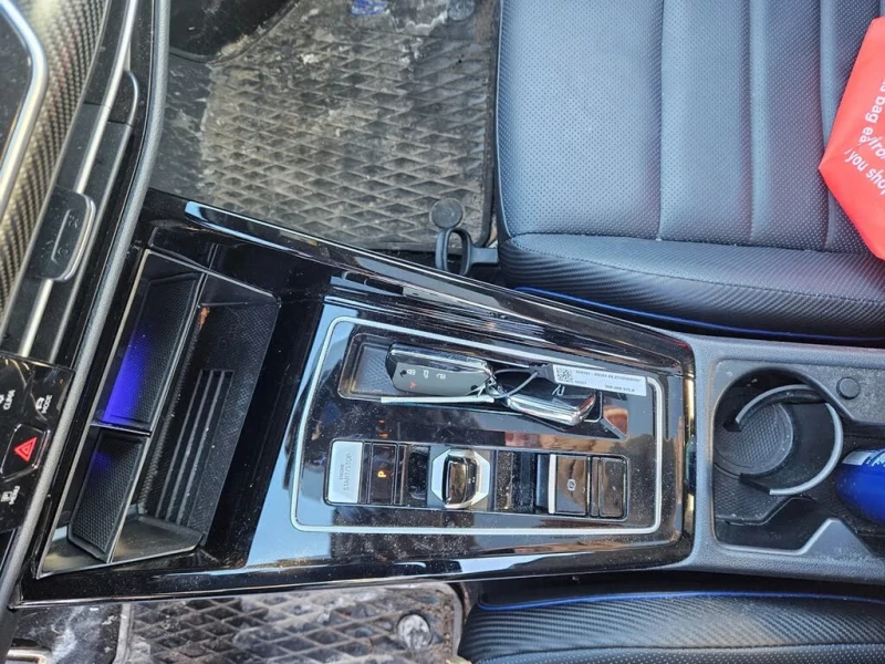 VW Golf R Black Edition 4Motion* АвтоКредит* (ЦЕНА ДО БГ), снимка 15 - Автомобили и джипове - 53358181