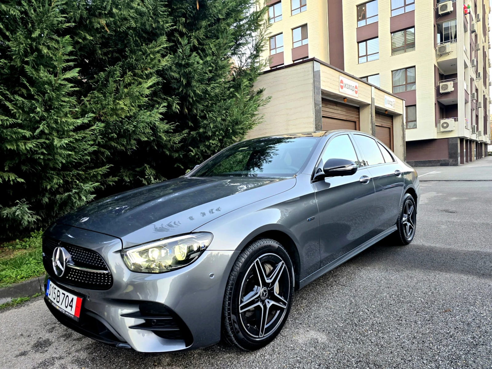 Mercedes-Benz E 300 300E AMG* 4MATIC* BURMAS* 9G* MULTIBEAM* PANORAMA*, снимка 1