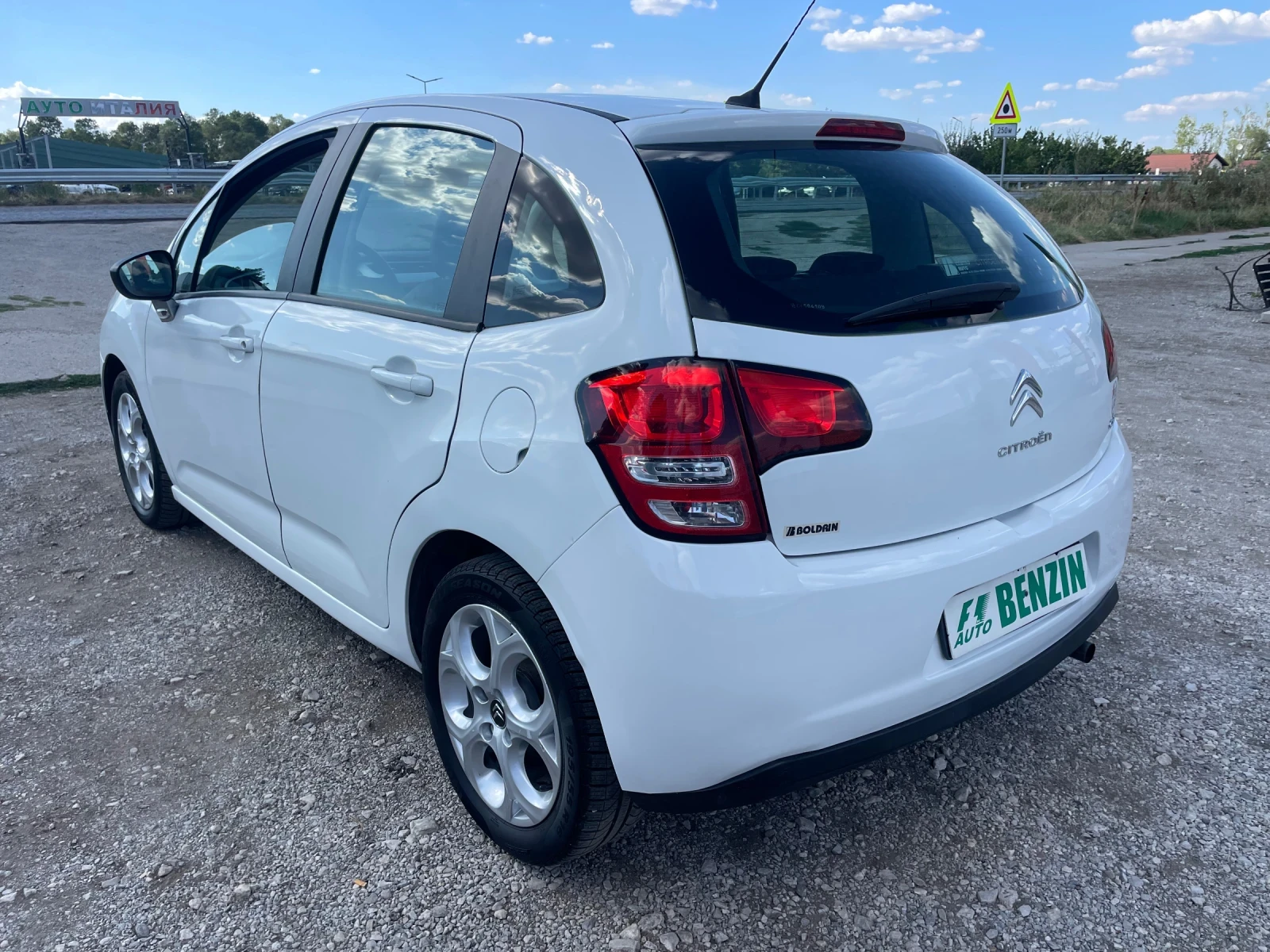 Citroen C3 1.1i-GAS-PANORAMA-ITALIA - изображение 9