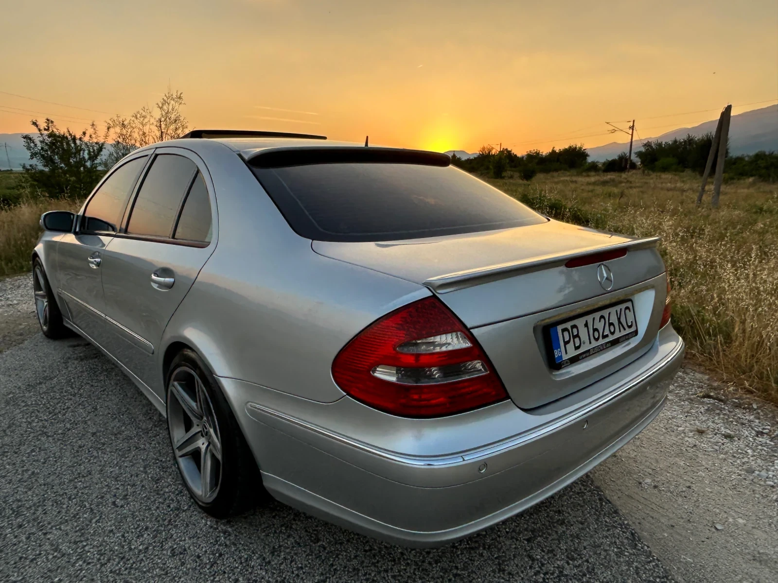 Mercedes-Benz E 320 204к.с ТОП СЪСТОЯНИЕ - изображение 4