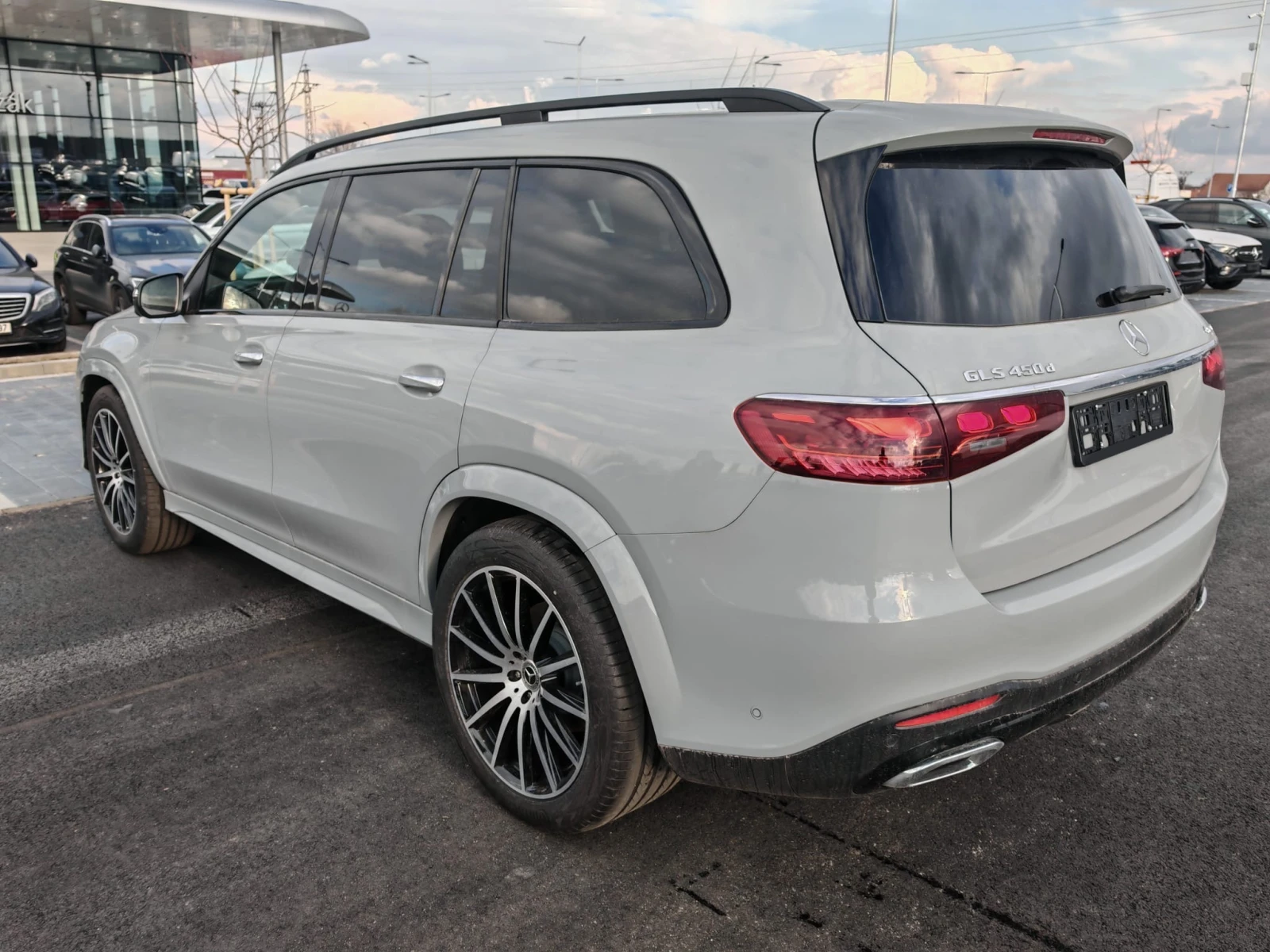 Mercedes-Benz GLS 450 D AMG ЧИСТО НОВ 6+ 1 МЕСТА ЛИЗИНГ - изображение 2