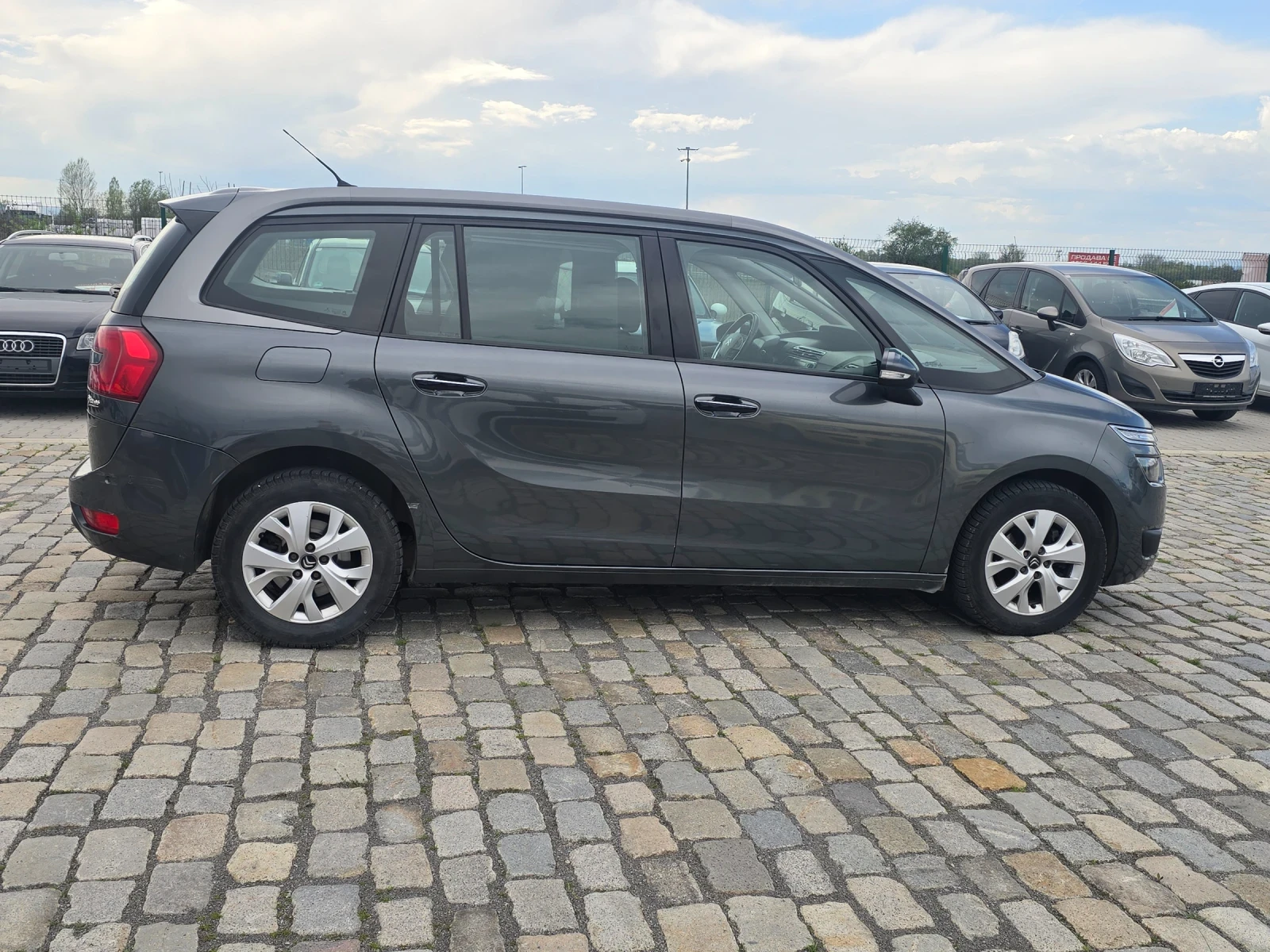Citroen C4 Picasso 1.6HDI 116кс ВСИЧКО ПЛАТЕНО - изображение 5