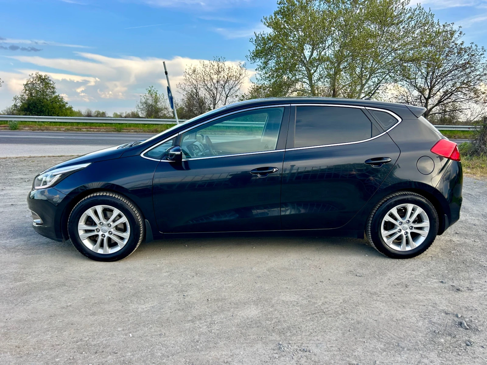Kia Ceed 1.6 - БЕНЗИН / АВТОМАТИК / КАМЕРА / РЕАЛНИ 118 000 - изображение 8