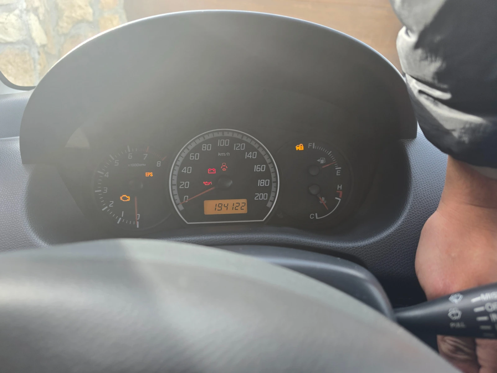 Suzuki Swift 1.3 4* 4 - изображение 2