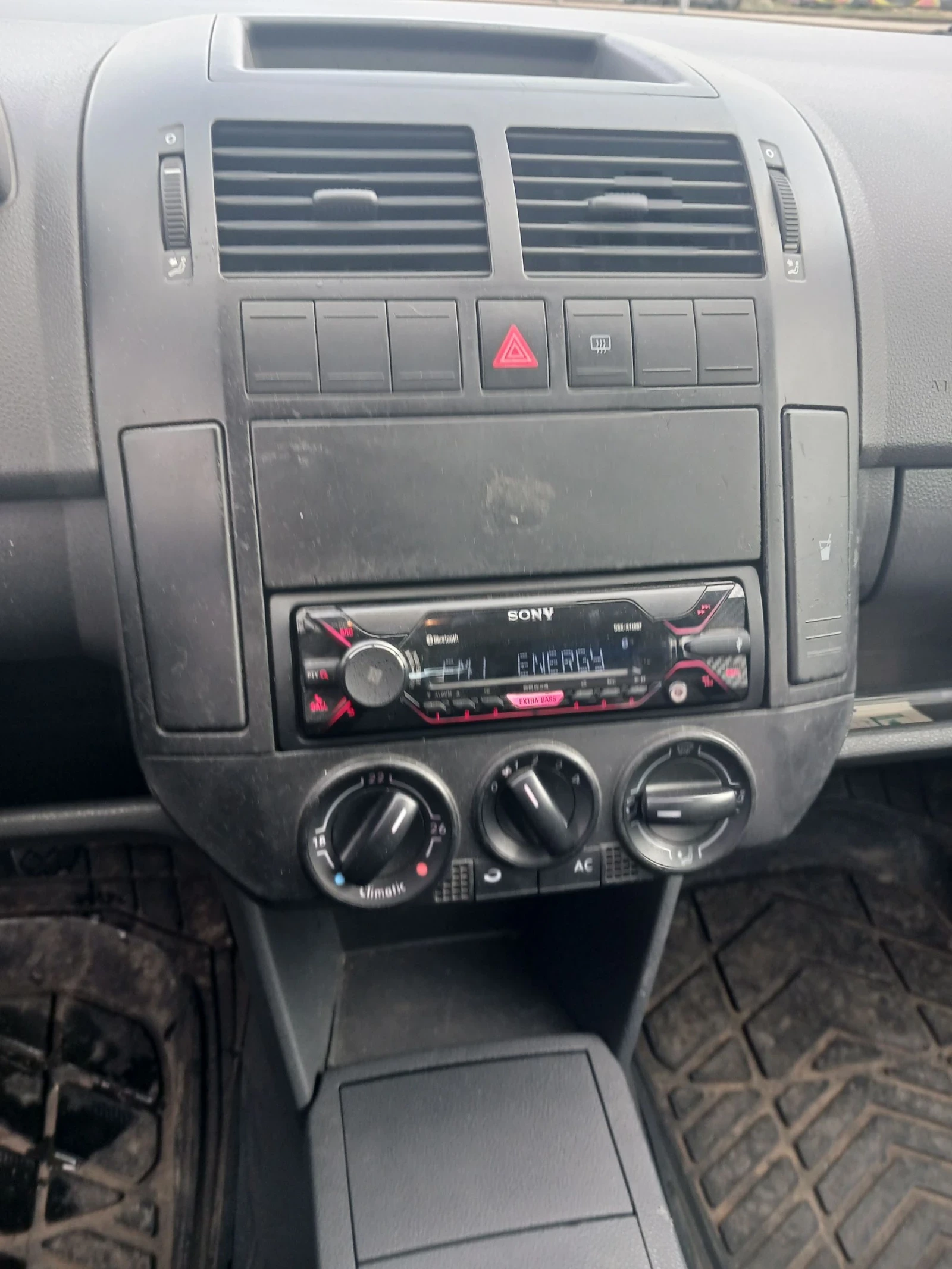 VW Polo, снимка 14 - Автомобили и джипове - 53952021