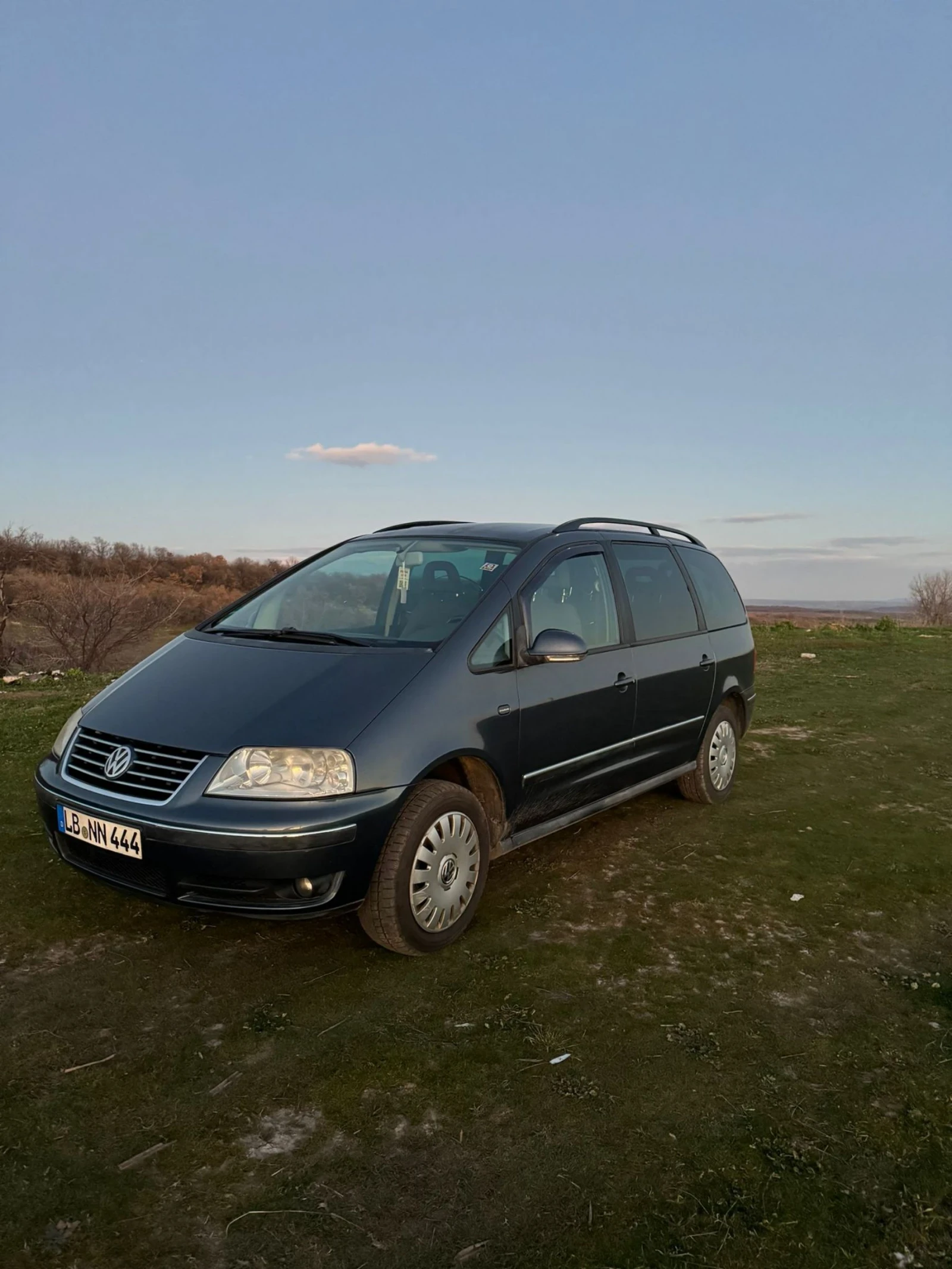VW Sharan, снимка 4 - Автомобили и джипове - 54036136
