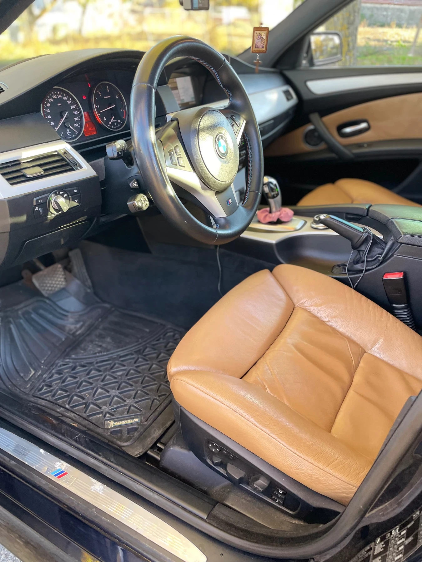 BMW 530, снимка 16 - Автомобили и джипове - 54328078