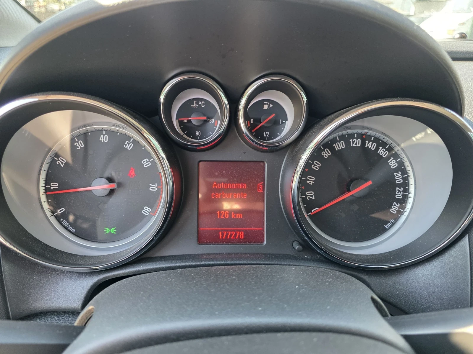 Opel Astra 1.6i Cosmo 116k euro5a Лизинг, снимка 14 - Автомобили и джипове - 54437870