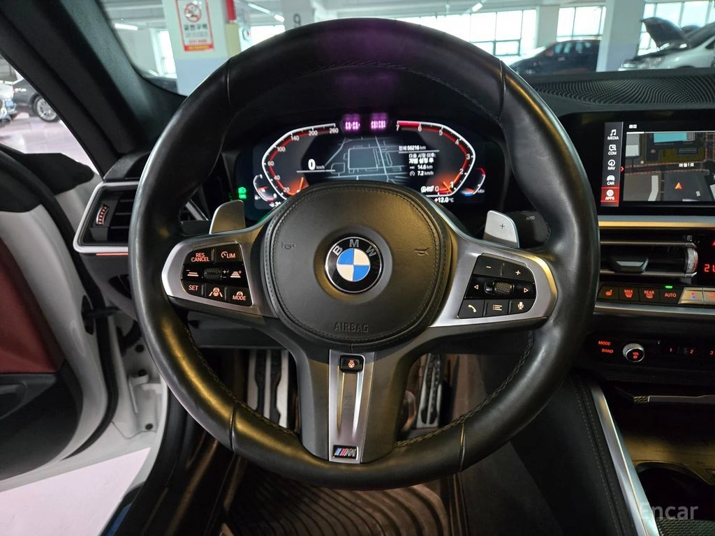 BMW 420 i M Sport* DISTRONIC* HEAD-UP* 360 CAM* КРАЙНА ЦЕН, снимка 8 - Автомобили и джипове - 54719138
