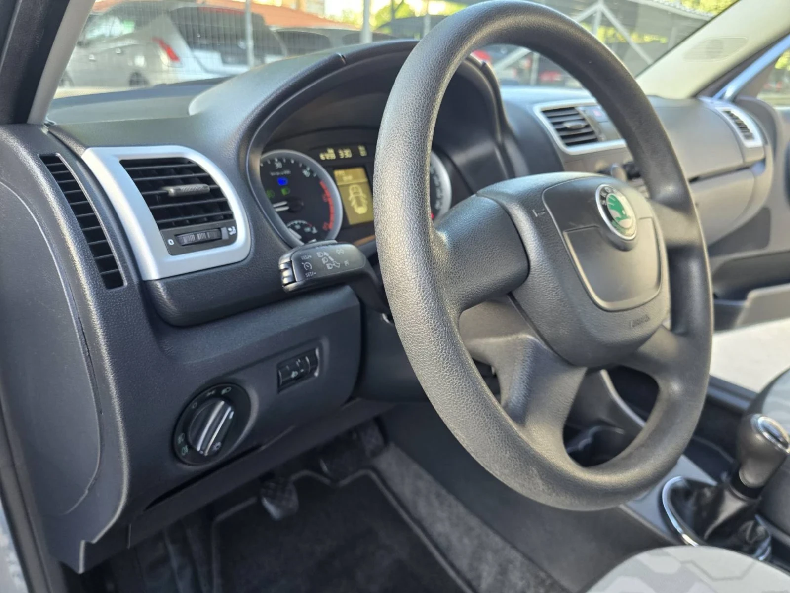 Skoda Fabia 1.4TDI KLIMA , снимка 10 - Автомобили и джипове - 54748783
