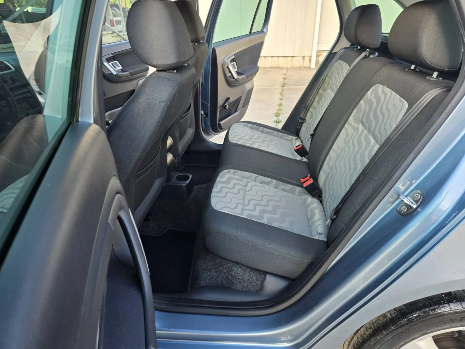 Skoda Fabia 1.4TDI KLIMA , снимка 9 - Автомобили и джипове - 54748783