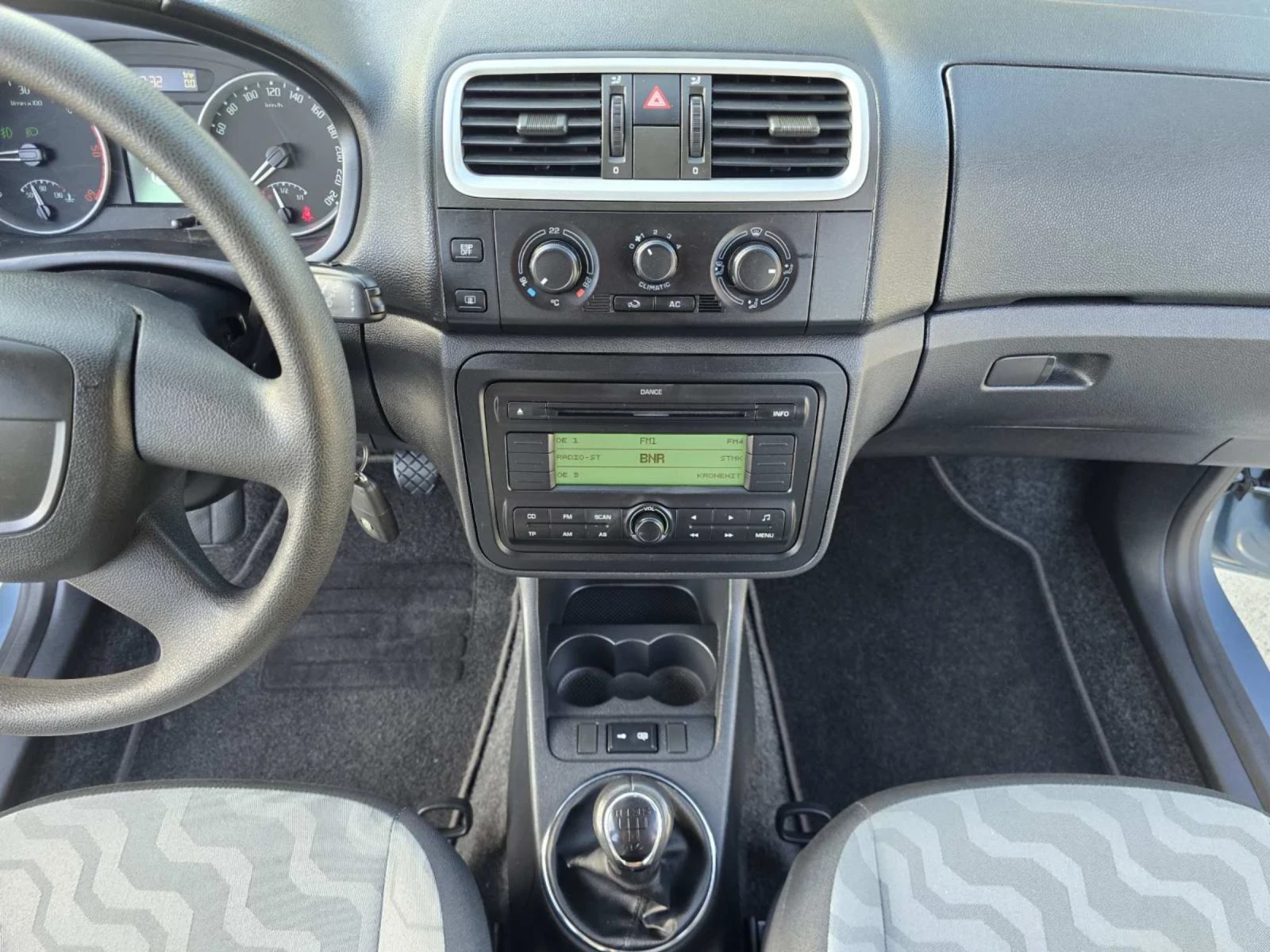 Skoda Fabia 1.4TDI KLIMA , снимка 12 - Автомобили и джипове - 54748783