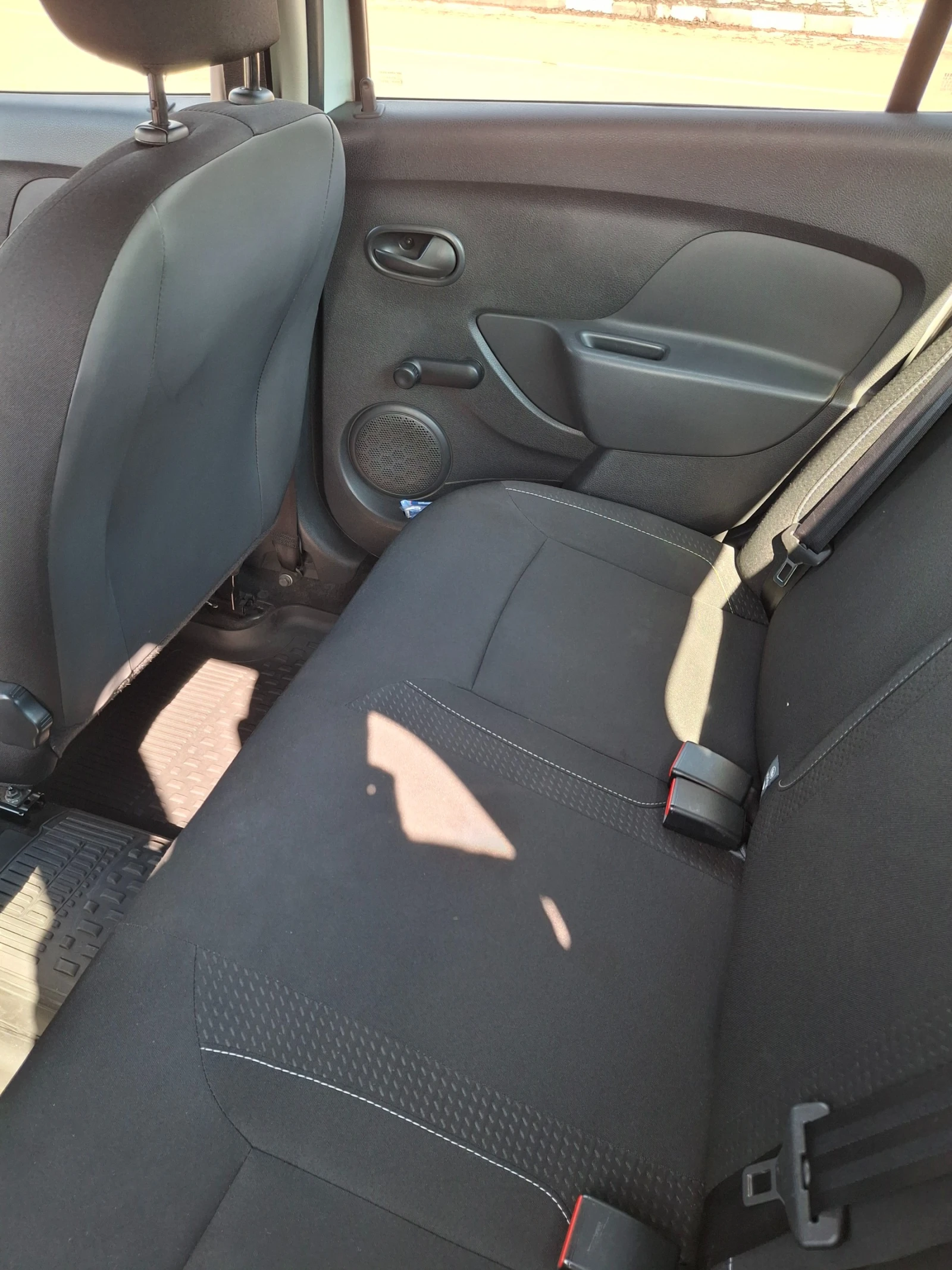 Dacia Logan II, снимка 4 - Автомобили и джипове - 55679888