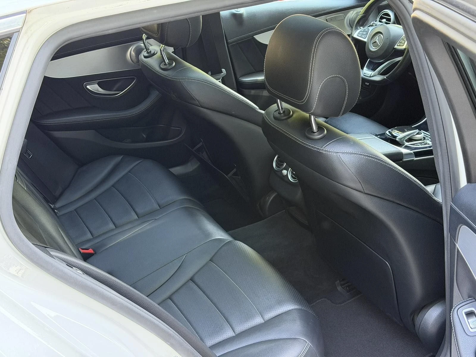 Mercedes-Benz C 220 Amg line/Led/Обслужена, снимка 10 - Автомобили и джипове - 55722340