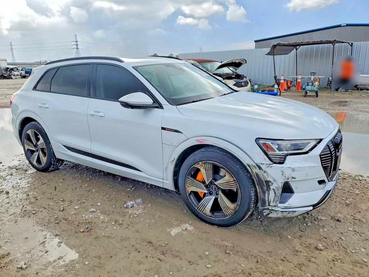 Audi E-Tron 55 PREMIUM PLUS QUATTRO, снимка 4 - Автомобили и джипове - 56430507