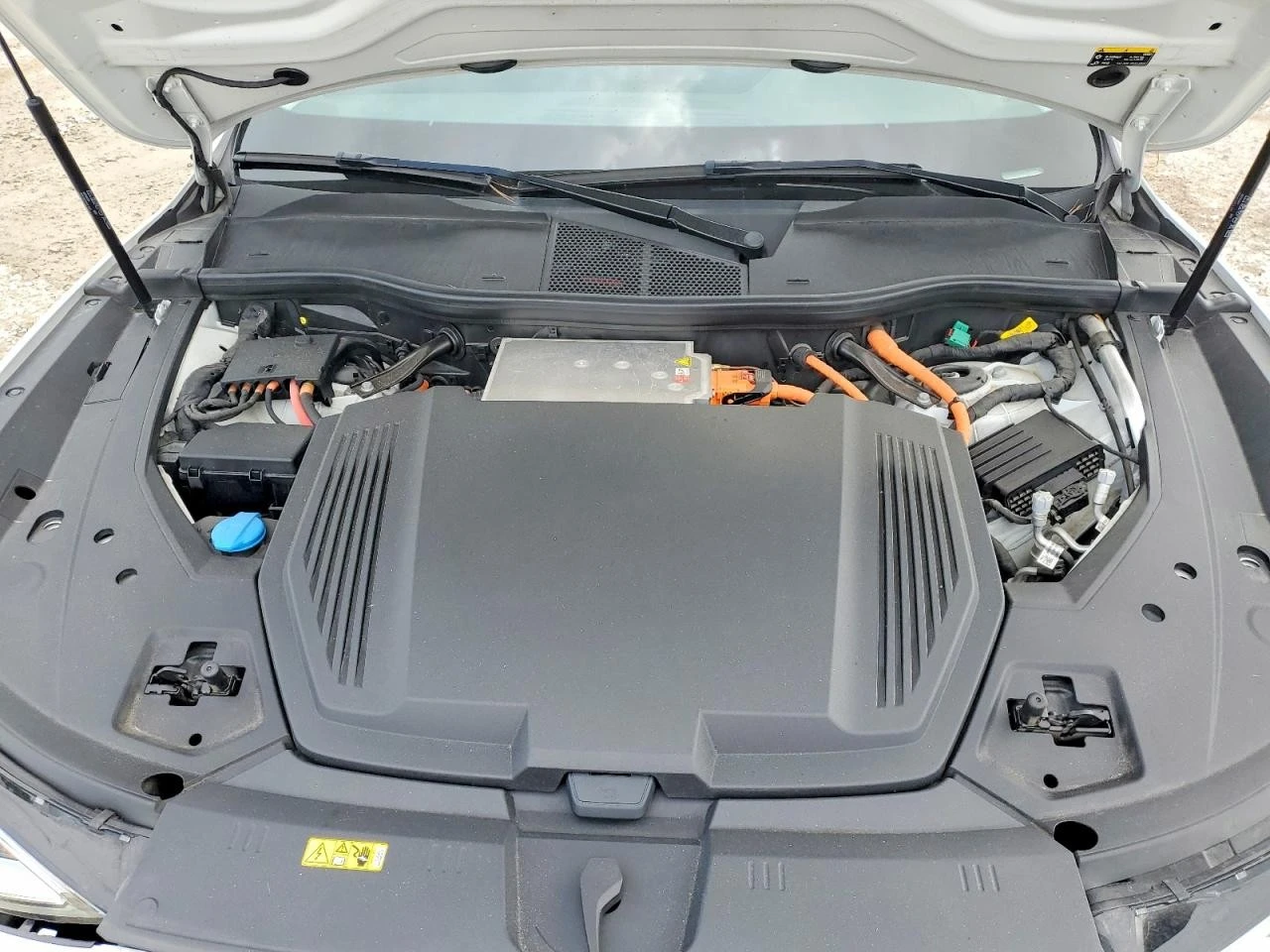 Audi E-Tron 55 PREMIUM PLUS QUATTRO, снимка 12 - Автомобили и джипове - 56430507