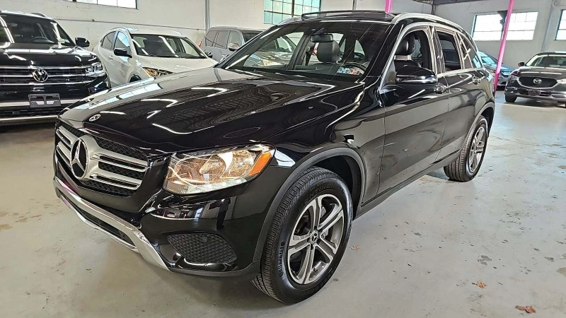 Mercedes-Benz GLC 300 1ВИ СОБСТВЕНИК* 4MATIC* AMG* BURMESTER* PANO* KEYG, снимка 1 - Автомобили и джипове - 47885246