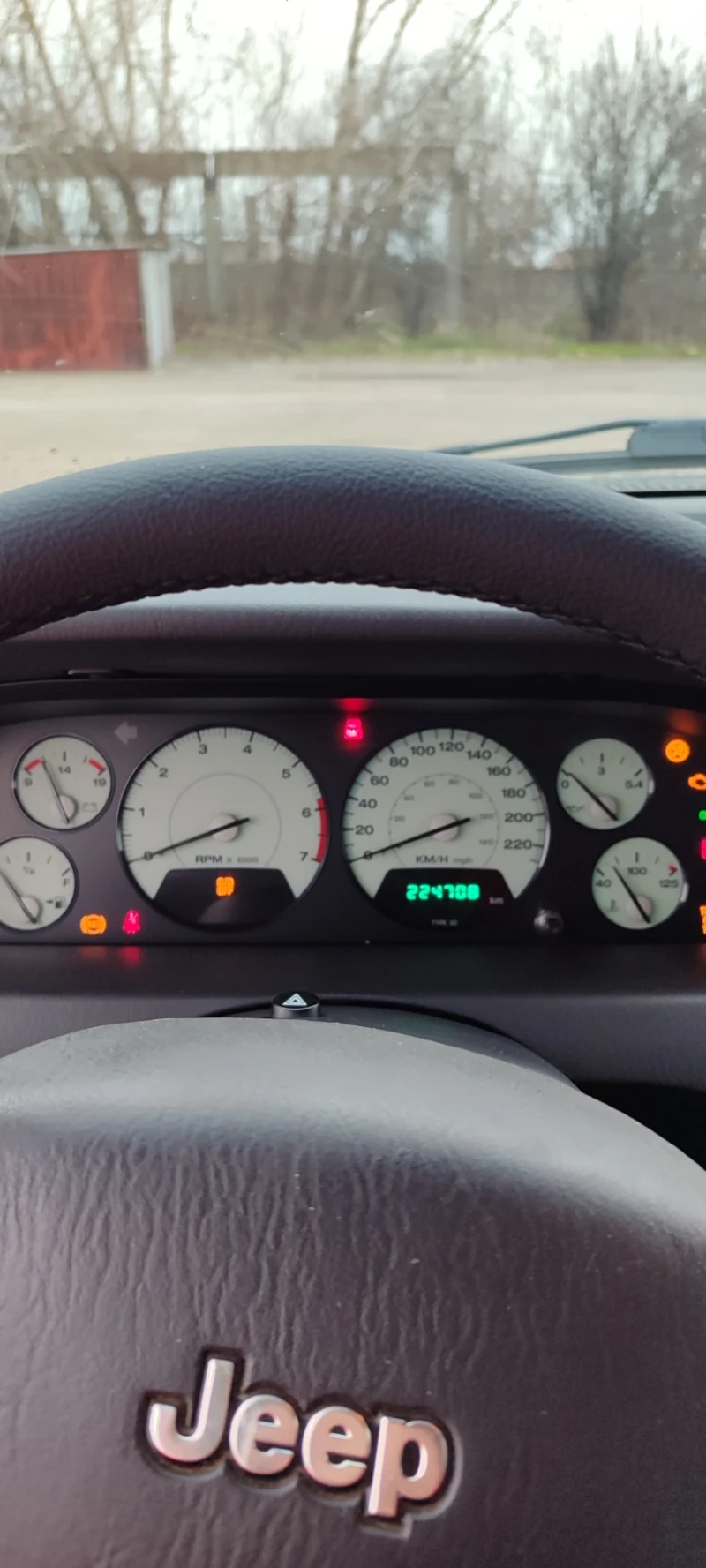 Jeep Grand cherokee 4.7 Quadra Drive , снимка 16 - Автомобили и джипове - 53071679