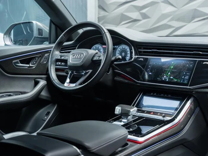 Audi Q8 QUATTRO* MATRIX* S-LINE* B&O* 360CAM* ПОДГРЕВ* CAR, снимка 12 - Автомобили и джипове - 54698784