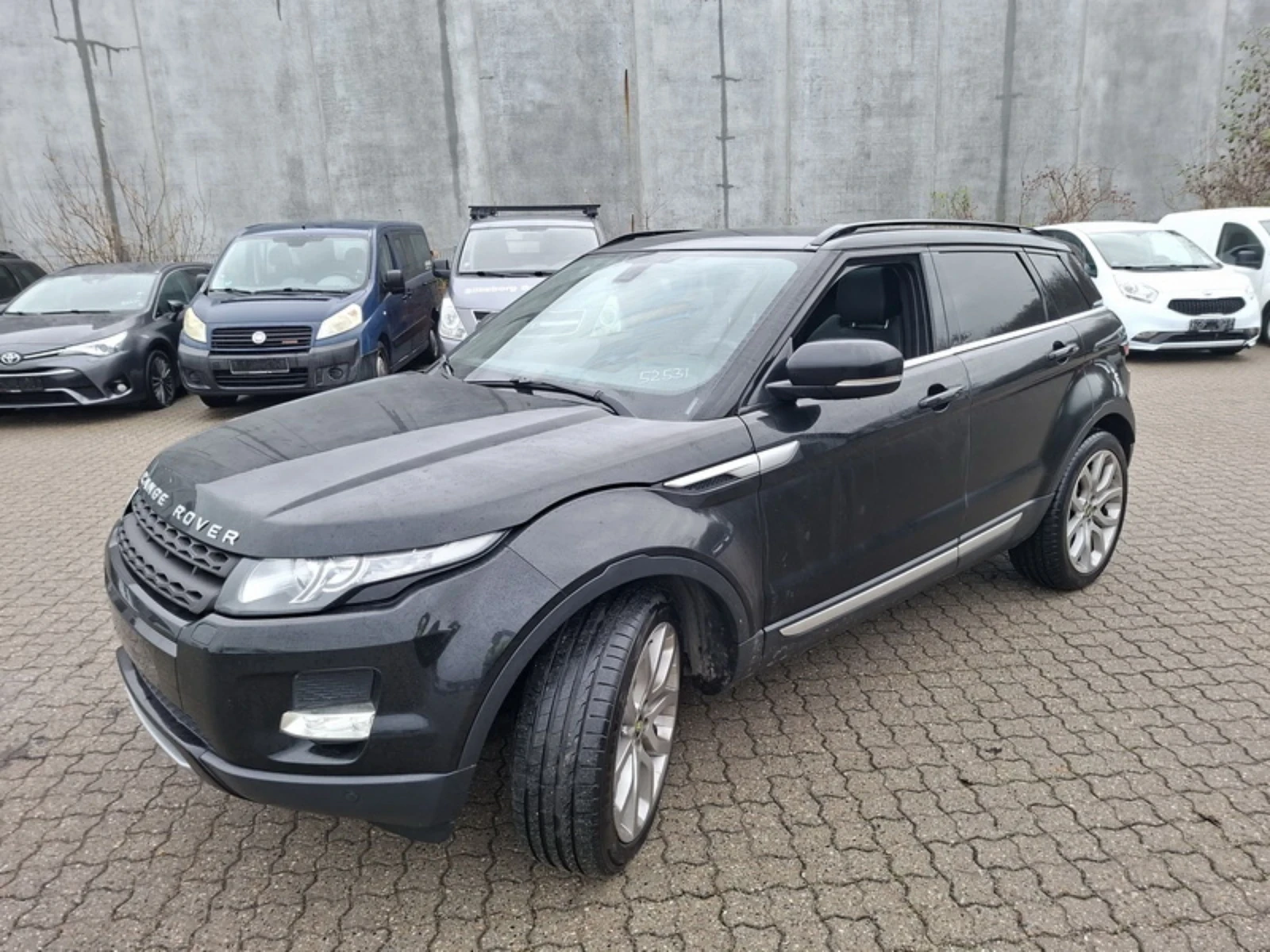 Land Rover Range Rover Evoque 2.2D | AWD | Автоматик  | Всички екстри , снимка 2 - Автомобили и джипове - 53752954