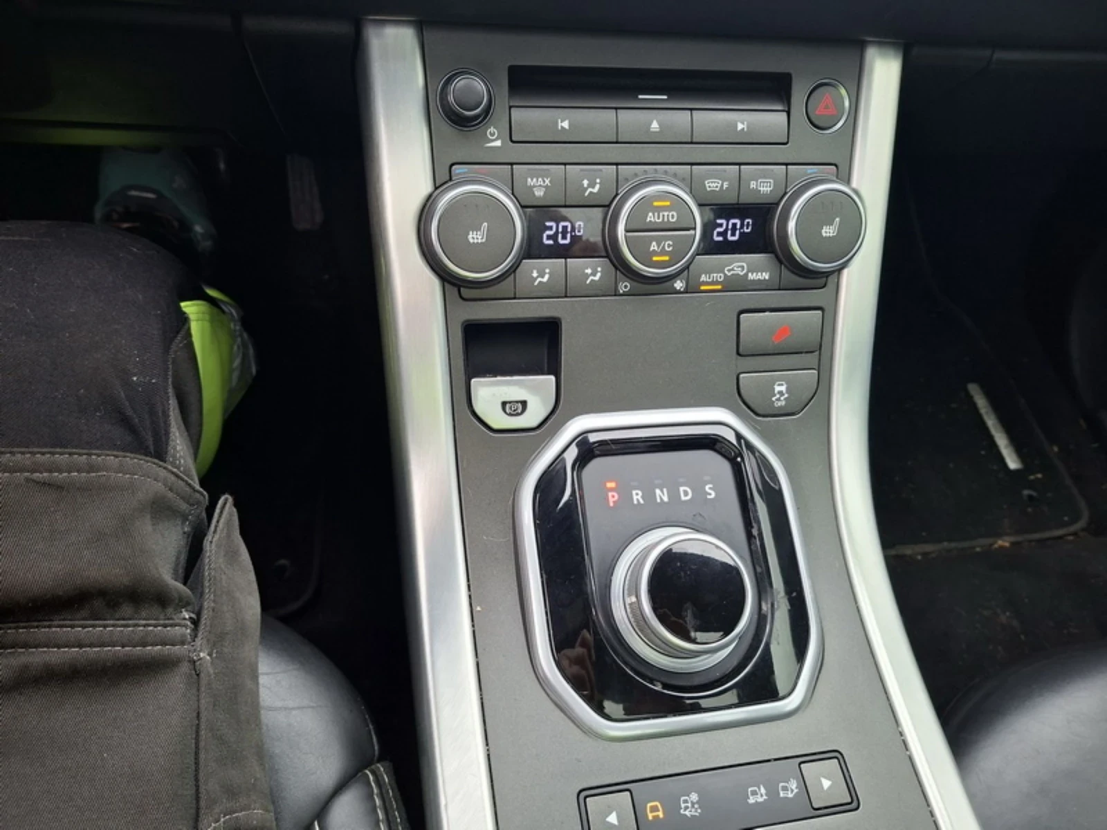 Land Rover Range Rover Evoque 2.2D | AWD | Автоматик  | Всички екстри , снимка 8 - Автомобили и джипове - 53752954